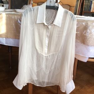Exquisite elegant off-white silk blouse, lace lined, looks like million bucks xl